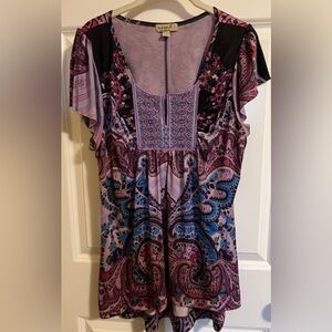 EUC one world colorful pretty top. Size L